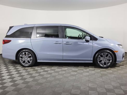 Used 2025 Honda Odyssey Touring image 21