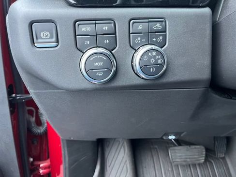 Used 2025 GMC Sierra 1500 SLT w/ SLT Premium Plus Package AWD/4WD image 30