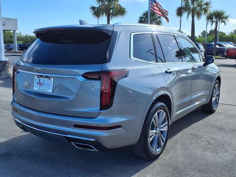 Used 2025 Cadillac XT6 Premium Luxury w/ Technology Package FWD image 5