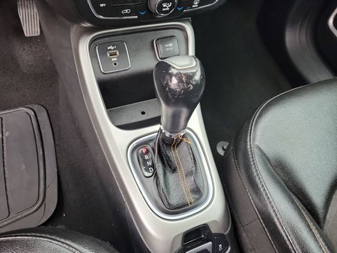 Used 2020 Jeep Compass Latitude FWD image 25