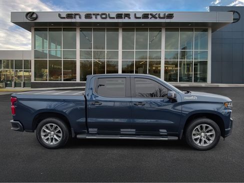 Used 2019 Chevrolet Silverado 1500 High Country w/ Technology Package image 2