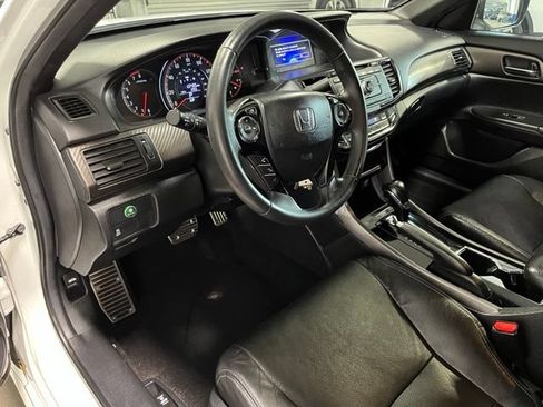 Used 2016 Honda Accord Sport image 19