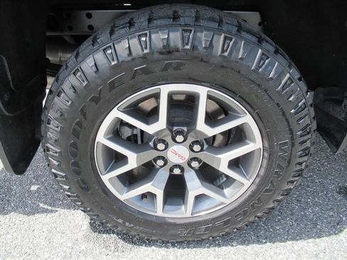 Used 2022 GMC Canyon AT4 AWD/4WD image 8