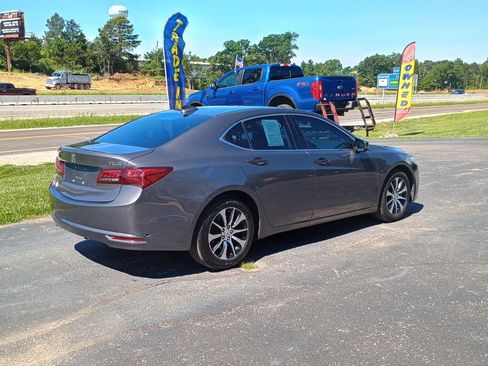 Used 2017 Acura TLX w/ Technology Package FWD image 5