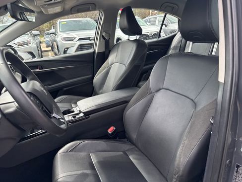 Used 2025 Toyota Camry XLE image 14