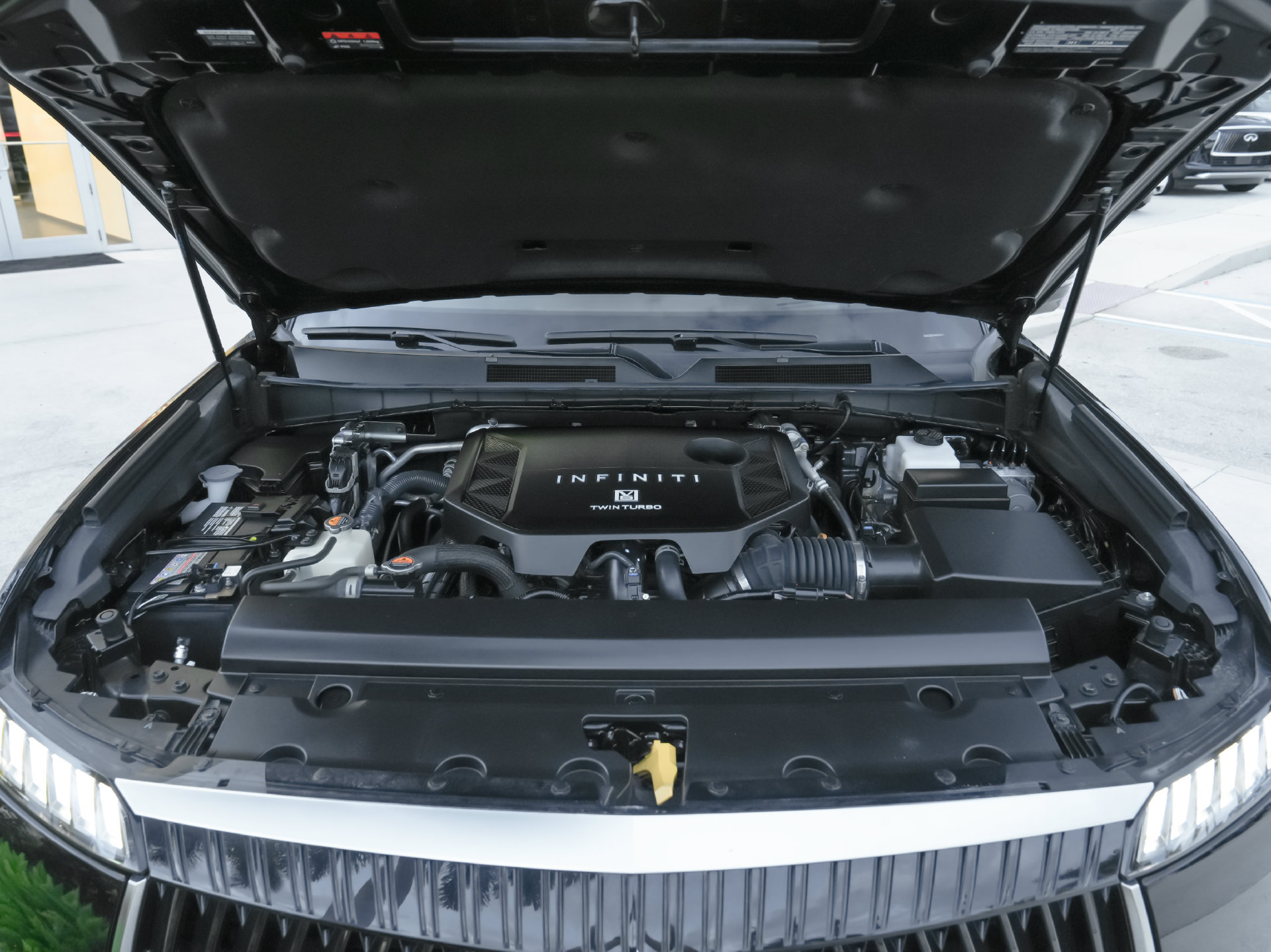 Certified 2025 INFINITI QX80 Luxe RWD image 44