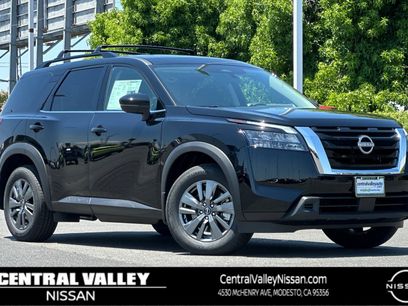 New 2025 Nissan Pathfinder SV w/ SV Premium Package