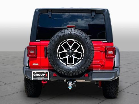 Used 2024 Jeep Wrangler Unlimited Rubicon w/ Convenience Group AWD/4WD image 5