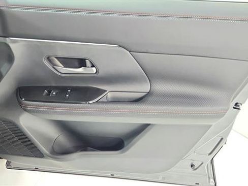 Certified 2026 Nissan Kicks SR FWD image 25