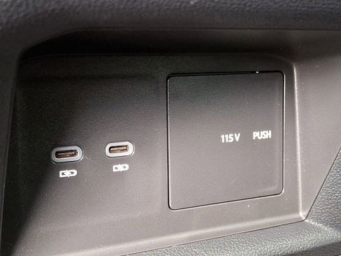 Certified 2023 Volkswagen Atlas SE w/ Panoramic Sunroof Package AWD/4WD image 13