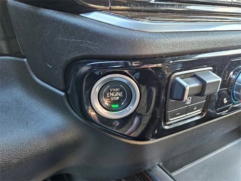 Used 2022 GMC Sierra 1500 Elevation image 24