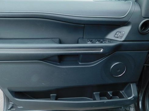 Used 2024 Ford Expedition Max XLT image 31