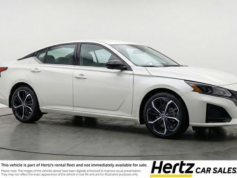 Used 2025 Nissan Altima 2.5 SR image 1