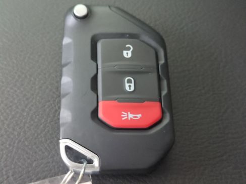 New 2026 Jeep Gladiator Rubicon w/ Safety Group image 32