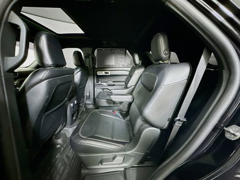 Used 2020 Ford Explorer Limited image 28
