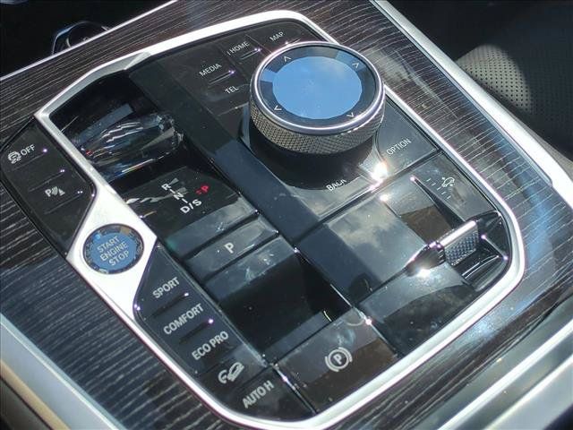Used 2026 BMW X7 xDrive40i w/ M Sport Package AWD/4WD image 12