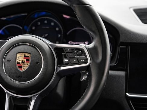 Used 2023 Porsche Cayenne S Platinum w/ Premium Package Plus image 18