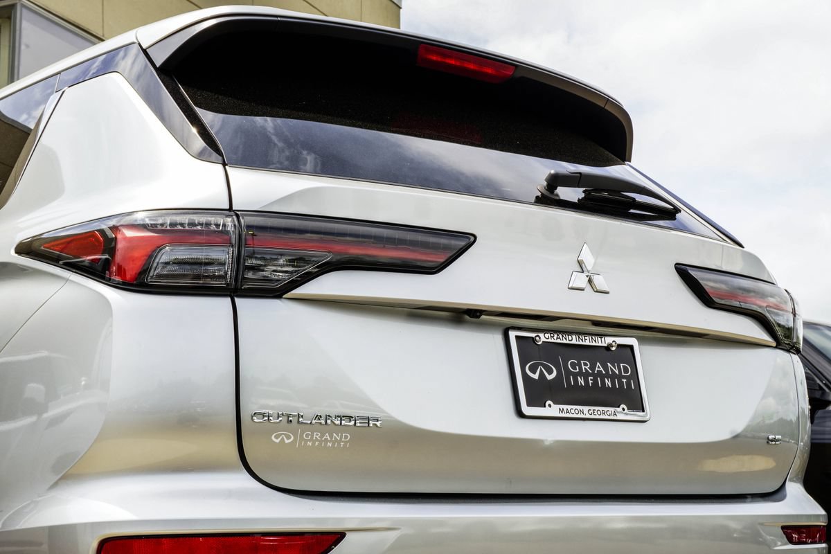 Used 2025 Mitsubishi Outlander SE AWD/4WD image 13
