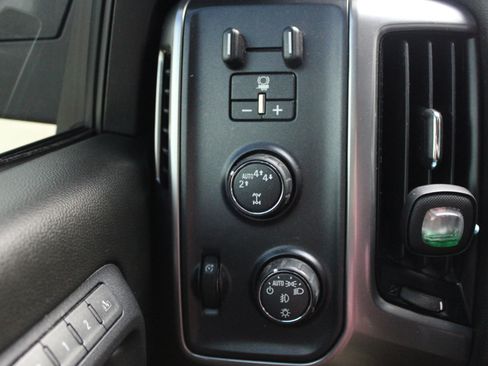 Used 2018 Chevrolet Silverado 1500 LTZ Z71 w/ LTZ Plus Package image 22