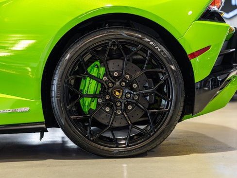 Used 2022 Lamborghini Huracan EVO RWD image 22