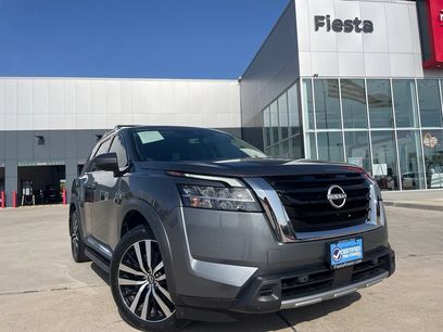 Used 2024 Nissan Pathfinder Platinum w/ Cargo Package