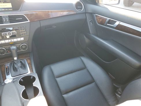 Used 2014 Mercedes-Benz C 250 Sedan image 19