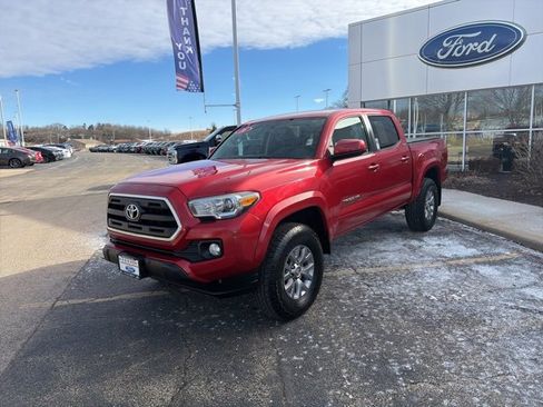 Used 2016 Toyota Tacoma SR5 image 3
