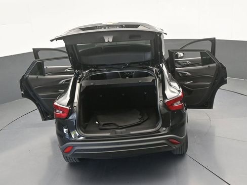 Used 2025 Chevrolet Trax LT w/ Driver Confidence Package image 62