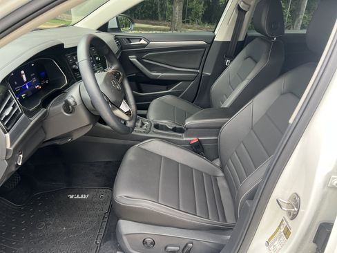 Used 2022 Volkswagen Jetta SE FWD image 15