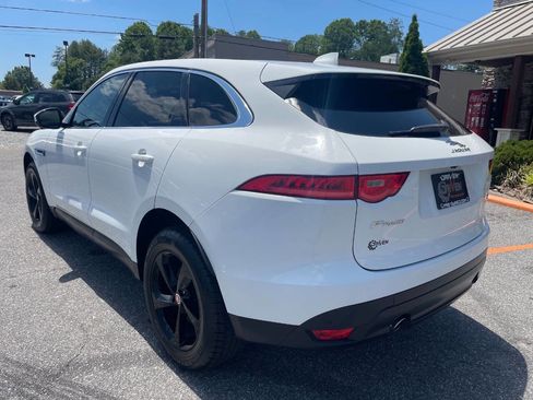 Used 2019 Jaguar F-PACE AWD/4WD image 10