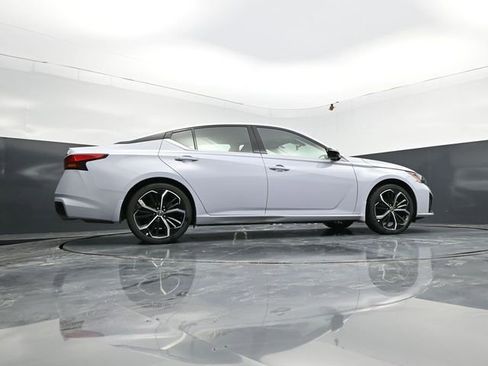 Used 2025 Nissan Altima 2.5 SR FWD image 50