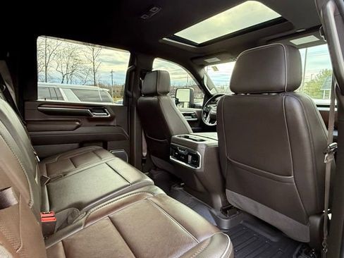 Used 2024 GMC Sierra 3500 Denali w/ Denali Reserve Package image 18