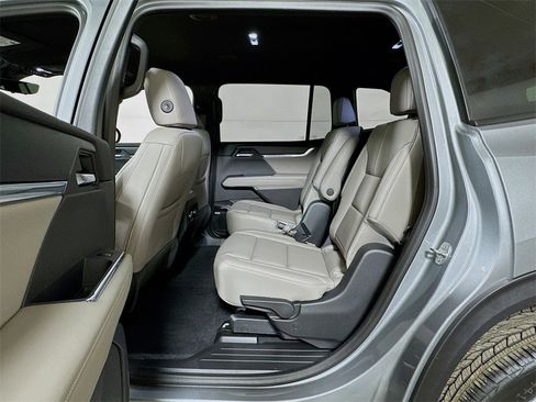 New 2026 GMC Acadia Elevation image 13