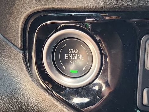 Certified 2025 Chevrolet Silverado 2500 ZR2 w/ Technology Package AWD/4WD image 20