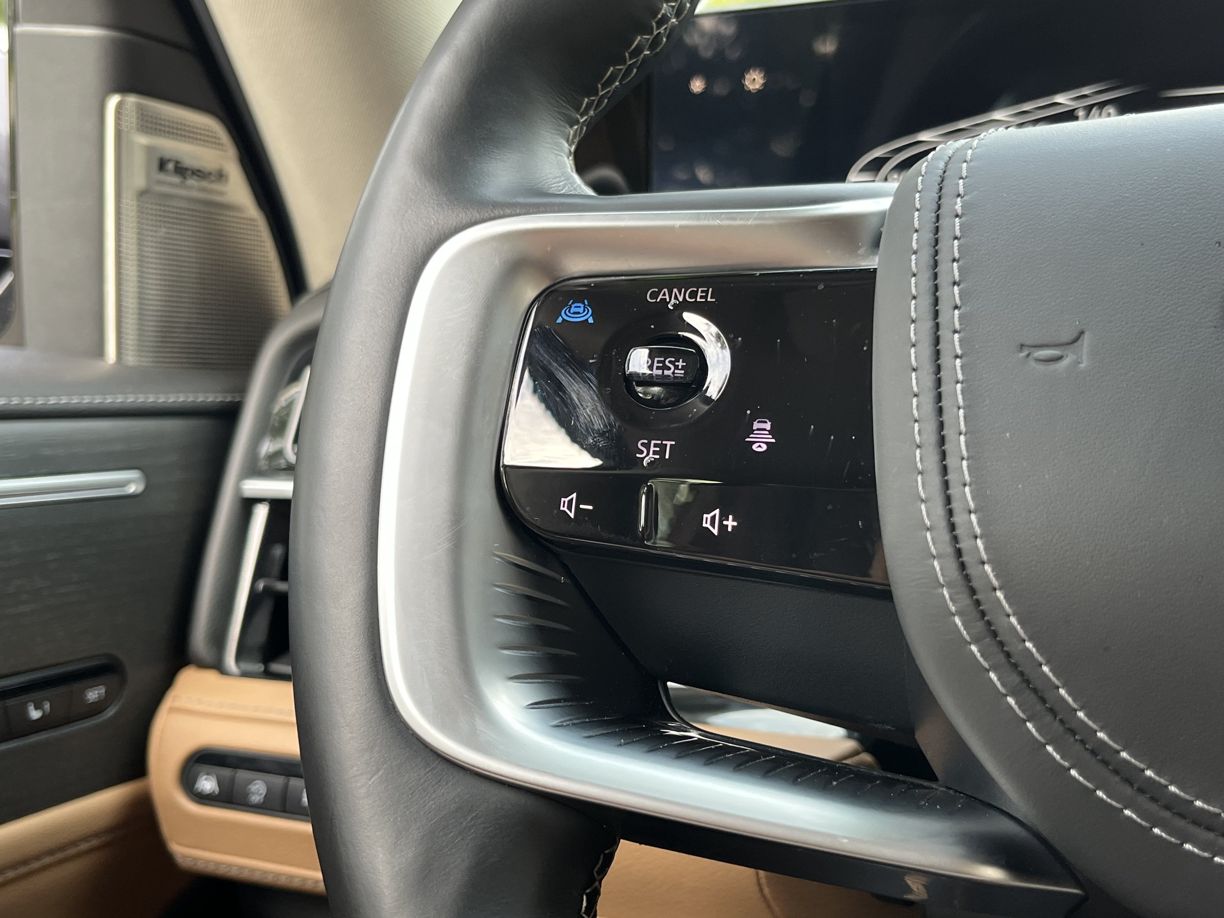 Used 2025 INFINITI QX80 Sensory AWD/4WD image 26