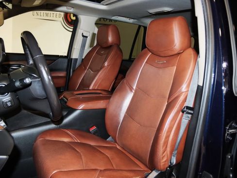 Used 2020 Cadillac Escalade Luxury image 40