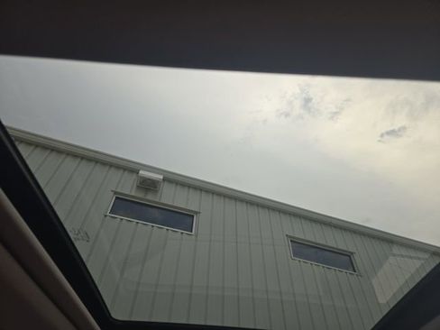 Used 2018 Chrysler Pacifica Touring-L Plus w/ Tire & Wheel Group image 13