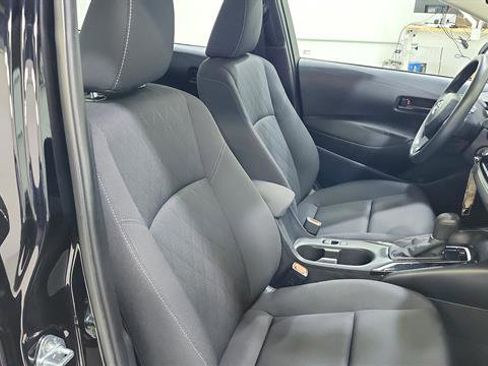 Used 2025 Toyota Corolla LE FWD image 23