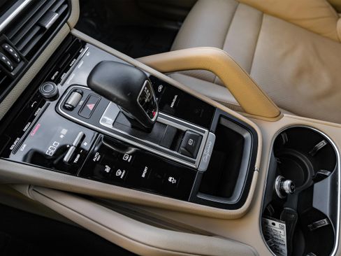 Used 2019 Porsche Cayenne image 21