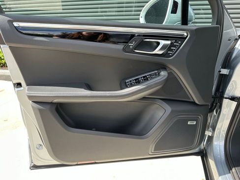 Used 2026 Porsche Macan image 17