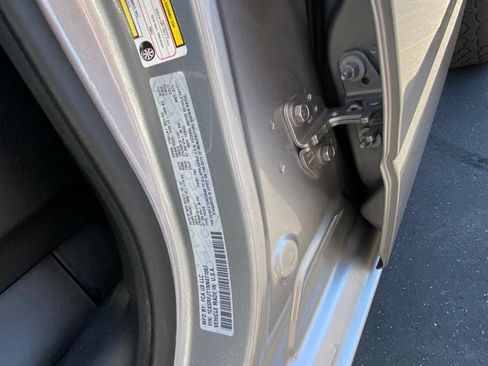 Used 2022 RAM 1500 Laramie AWD/4WD image 33