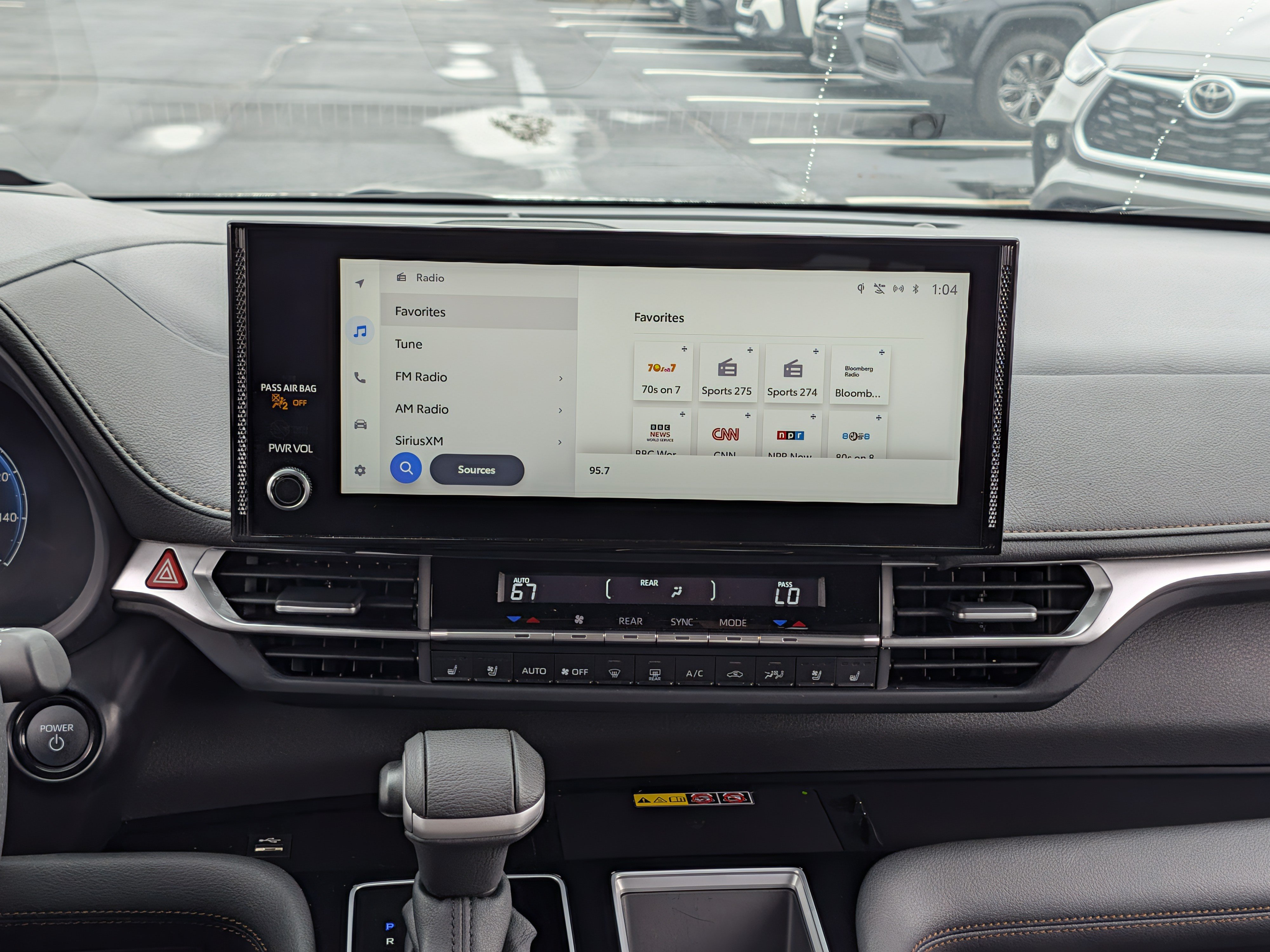 Used 2025 Toyota Sienna Platinum AWD/4WD image 36