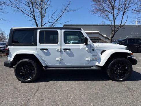Used 2023 Jeep Wrangler Unlimited Sahara w/ Cold Weather Group image 14