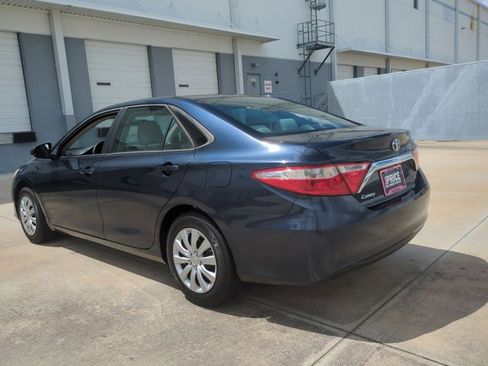 Used 2017 Toyota Camry LE image 8