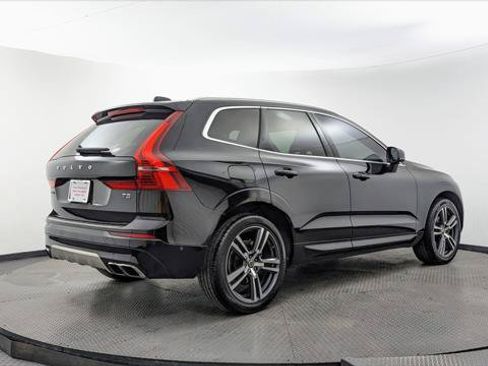 Used 2019 Volvo XC60 T5 Momentum w/ Premium Package FWD image 8