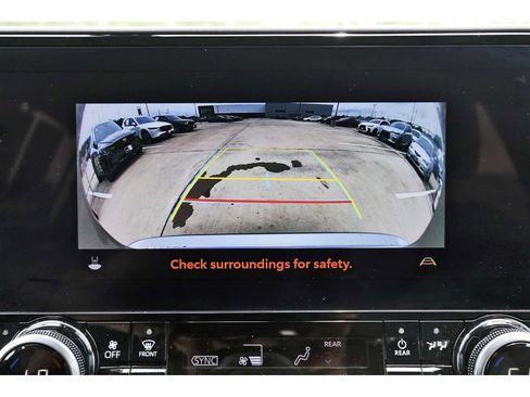 Used 2023 Toyota Highlander Limited FWD image 25