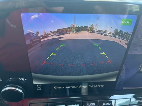 New 2025 Nissan Pathfinder SL image 13