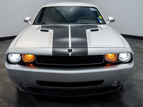 Used 2010 Dodge Challenger SRT8 w/ SRT Option Group II RWD image 8