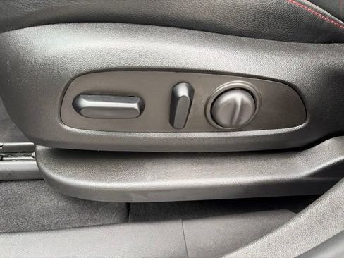 Used 2023 Chevrolet Equinox RS AWD/4WD image 13