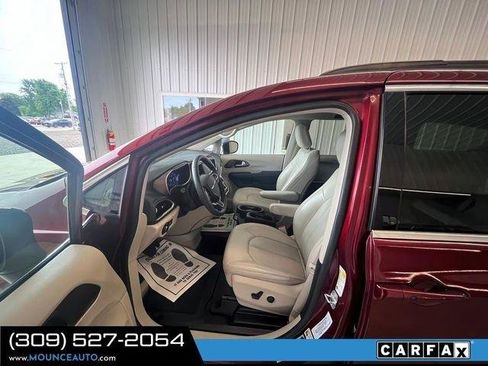 Used 2021 Chrysler Voyager Lxi FWD image 18